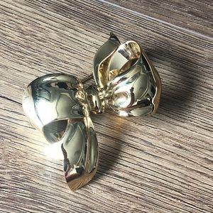 MONET-Vintage Large Gold BOW BROOCH